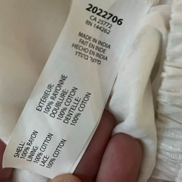 Black Tape_ Skirt with tags - Picture 5 of 5